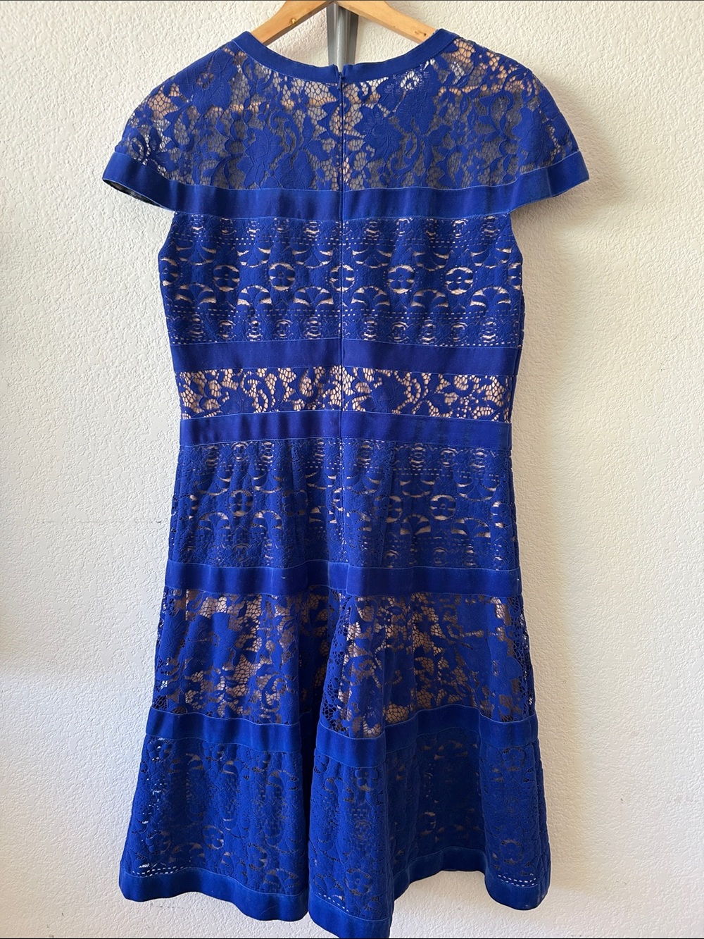 Tadashi Shoji Royal Blue Velvet Lace Overlay Midi Dress size 12 - Picture 3 of 7